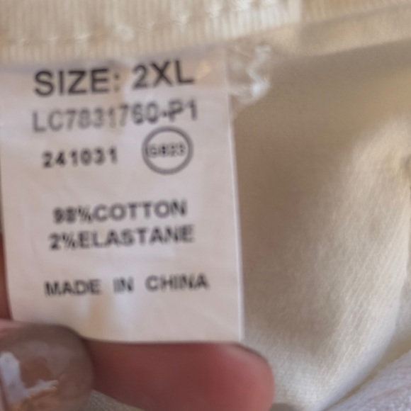 White Flat Front Knee-Length Shorts - Picture 8 of 8